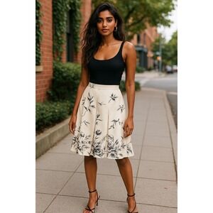 Nine West 100% Silk Pleated Skirt -‎ Size 8